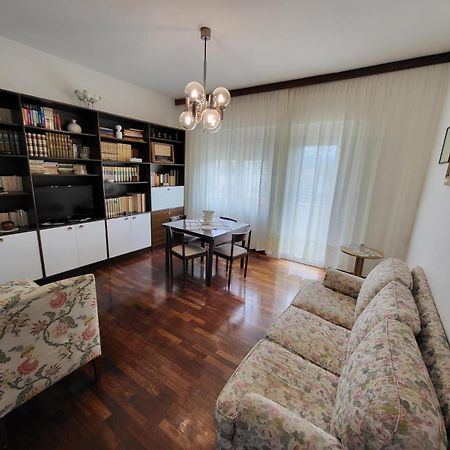 Appartamento Ampio E Luminoso Camaiore Exterior foto