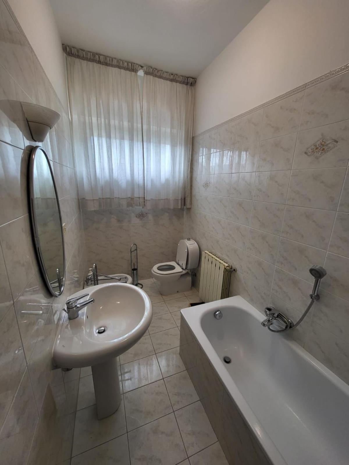 Appartamento Ampio E Luminoso Camaiore Exterior foto