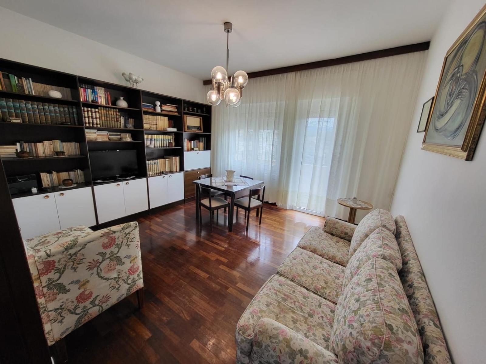 Appartamento Ampio E Luminoso Camaiore Exterior foto